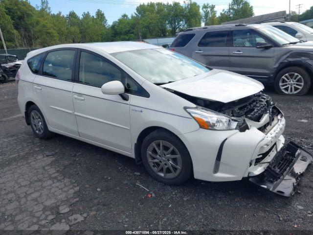  Salvage Toyota Prius v