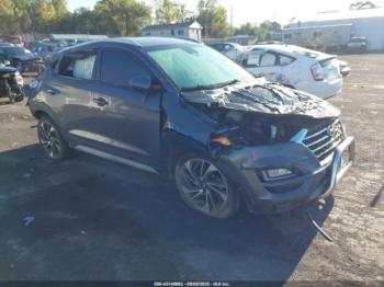  Salvage Hyundai TUCSON
