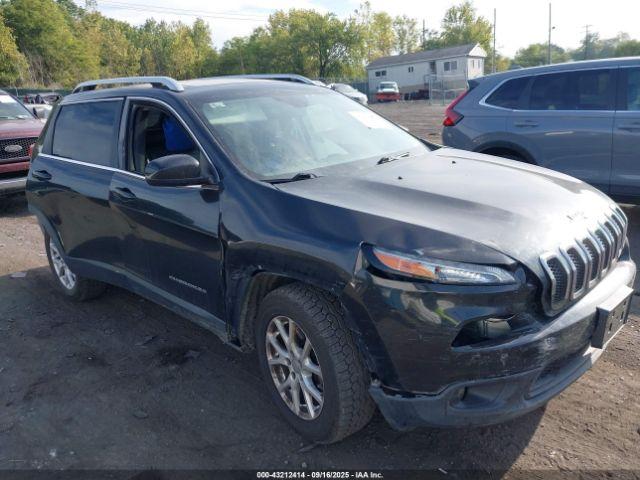  Salvage Jeep Cherokee