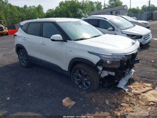  Salvage Kia Seltos