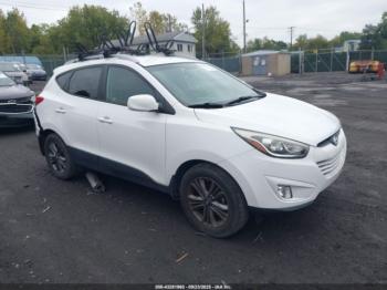  Salvage Hyundai TUCSON
