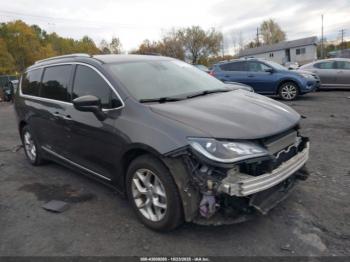  Salvage Chrysler Pacifica