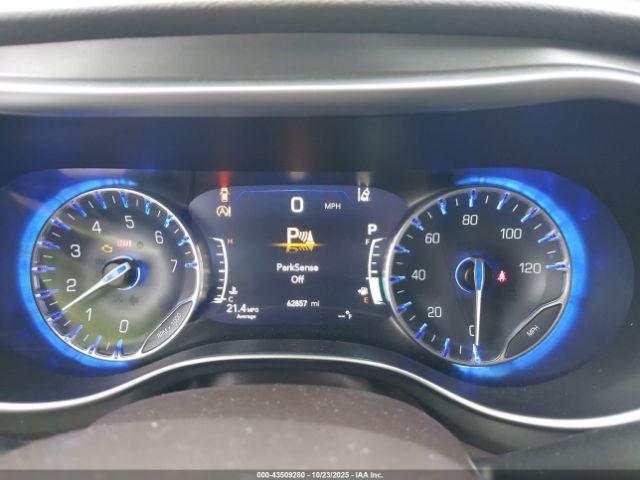 Chrysler Pacifica Touring L Plus Image 13