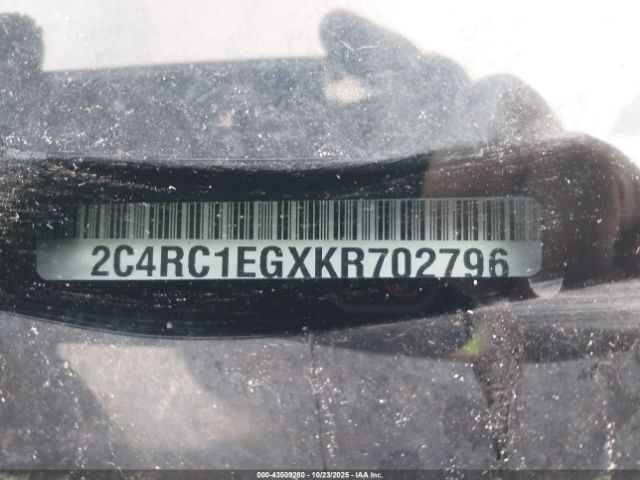 Chrysler Pacifica Touring L Plus Image 3