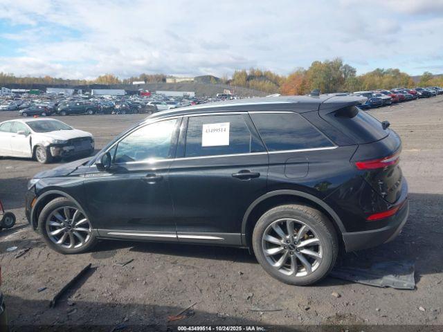 Lincoln Corsair Standard Image 14