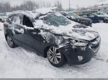  Salvage Hyundai TUCSON