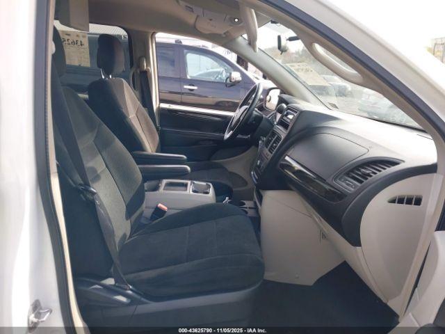 Dodge Grand Caravan Crew Image 2