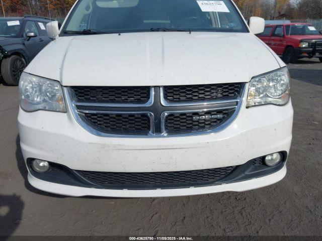 Dodge Grand Caravan Crew Image 14