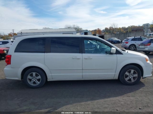 Dodge Grand Caravan Crew Image 5