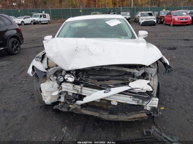 Ford Fusion Se Image 4