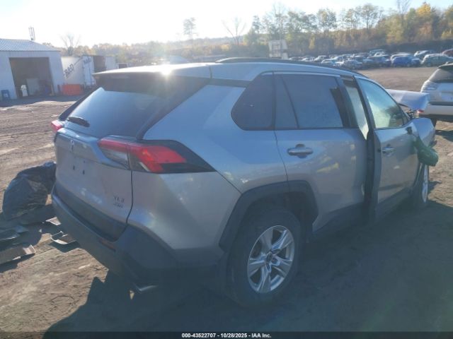 Toyota RAV4 Xle Image 8