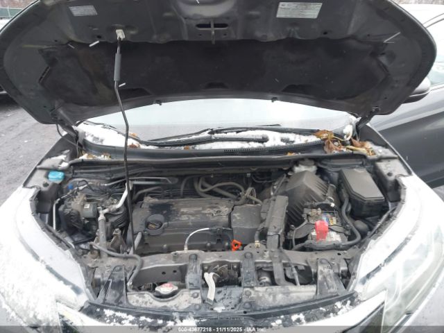 Honda CR-V Touring Image 8