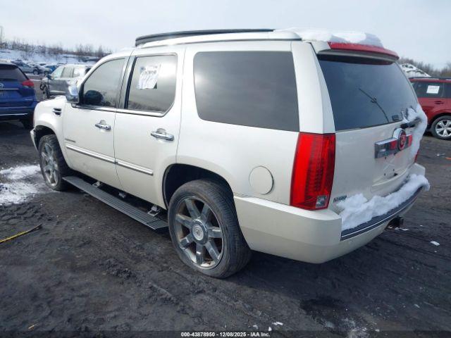 Cadillac Escalade Premium Image 3