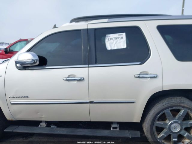 Cadillac Escalade Premium Image 8