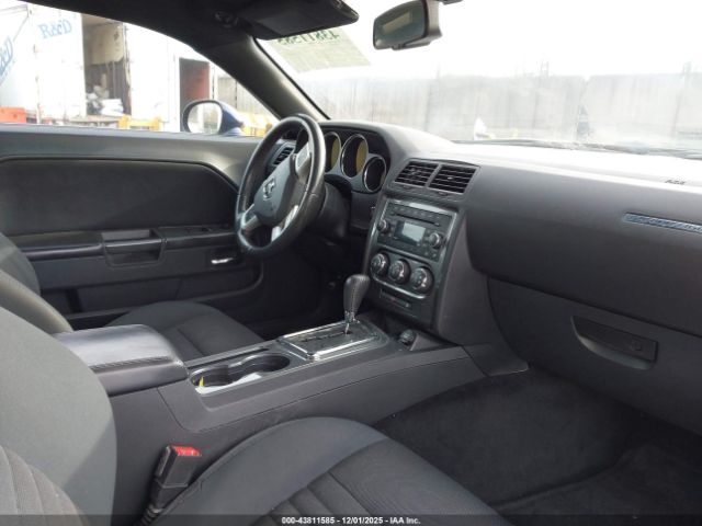 Dodge Challenger Sxt Image 6