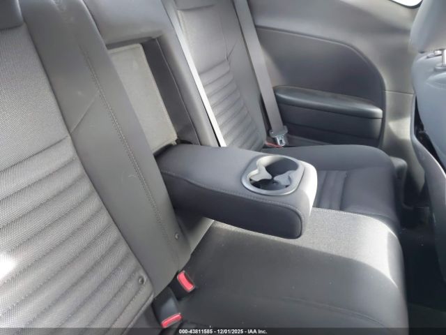 Dodge Challenger Sxt Image 10