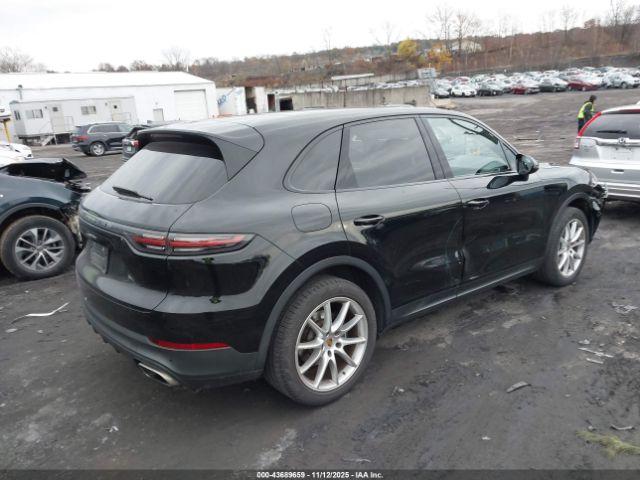 Porsche Cayenne Image 13