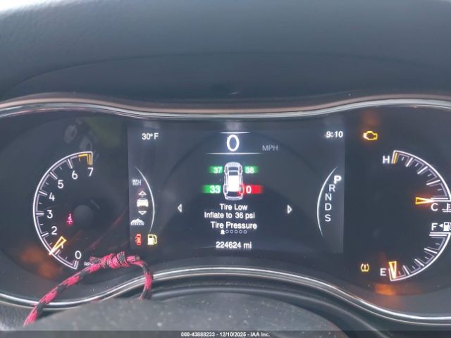 Jeep Grand Cherokee Limited Image 13