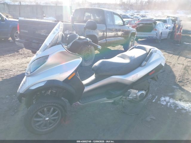 Piaggio Mp3 250 Image 4
