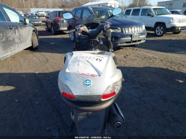 Piaggio Mp3 250 Image 9
