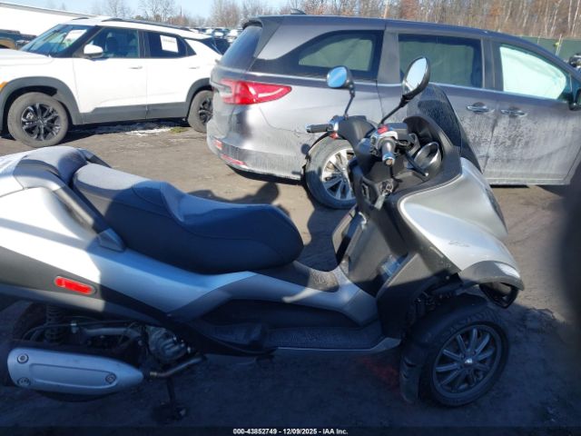Piaggio Mp3 250 Image 10
