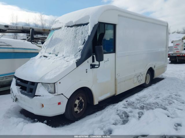 Isuzu Commercial Van Image 2