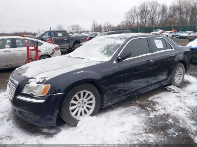 Chrysler 300 Image 2