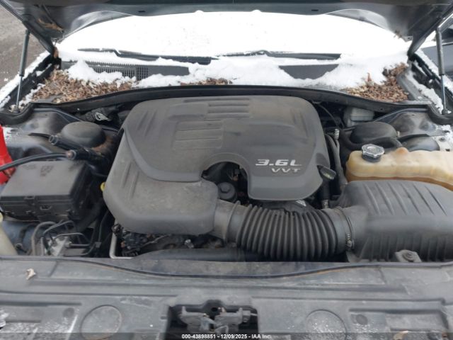 Chrysler 300 Image 10