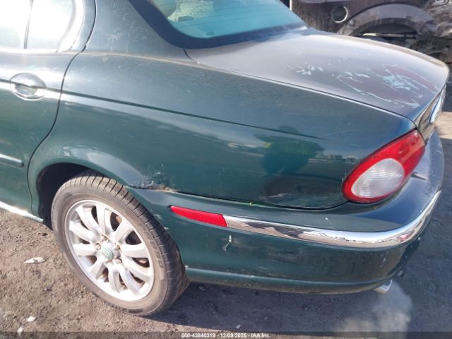 Jaguar X-Type 2.5 Image 9