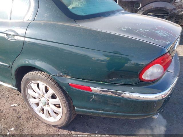 Jaguar X-Type 2.5 Image 9