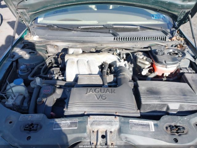 Jaguar X-Type 2.5 Image 10