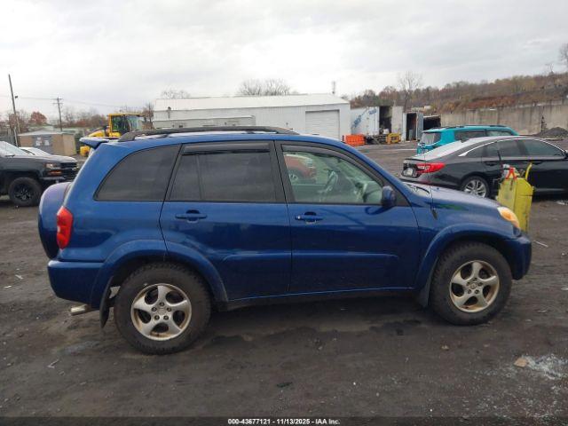 Toyota RAV4 Image 12