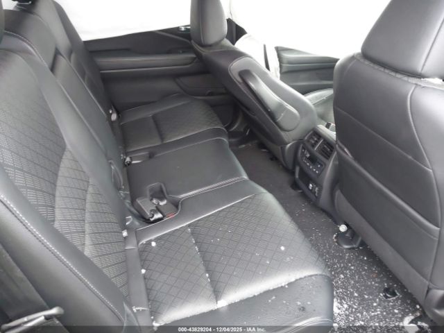 Honda Passport Touring Image 9