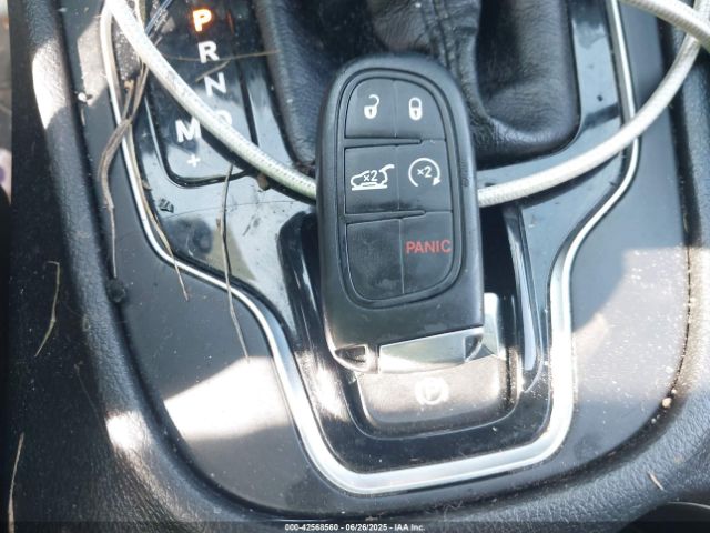 Jeep Cherokee Limited 4x4 Image 9