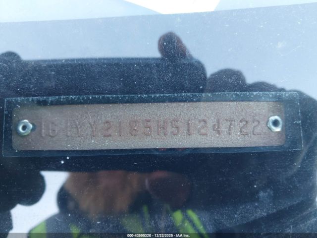 Chevrolet Corvette Image 10