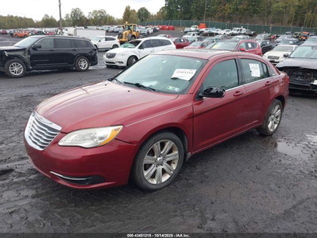 Chrysler 200 Touring Image 5