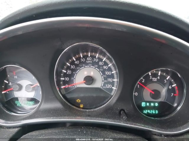 Chrysler 200 Touring Image 12