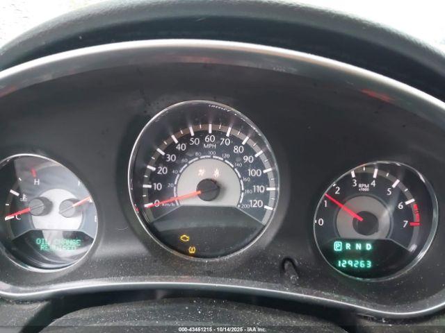 Chrysler 200 Touring Image 12