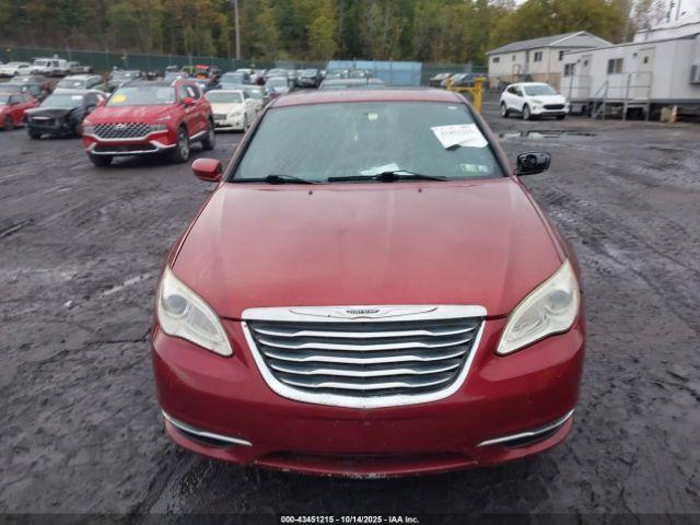 Chrysler 200 Touring Image 15