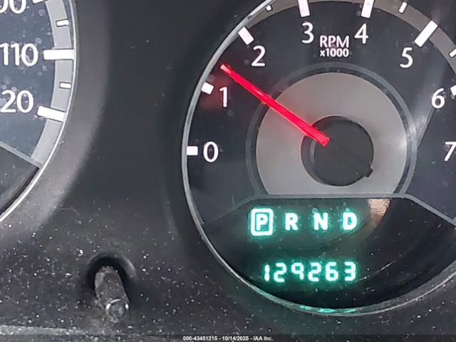 Chrysler 200 Touring Image 2