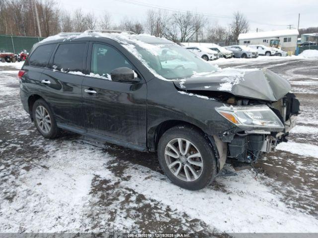  Salvage Nissan Pathfinder