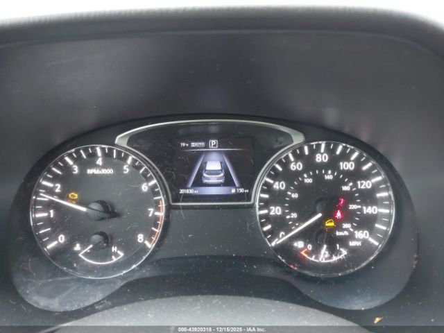 Nissan Pathfinder S Image 7