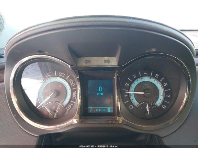 Buick LaCrosse Cxl Image 2