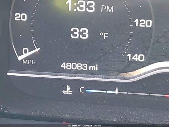 GMC Yukon 4wd Denali Image 3