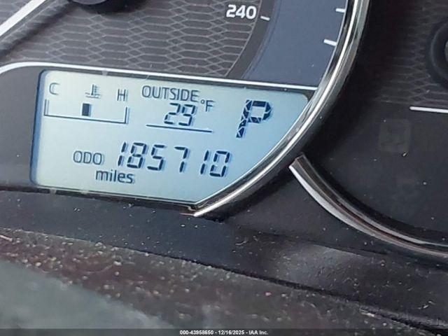 Toyota Corolla Le Image 10