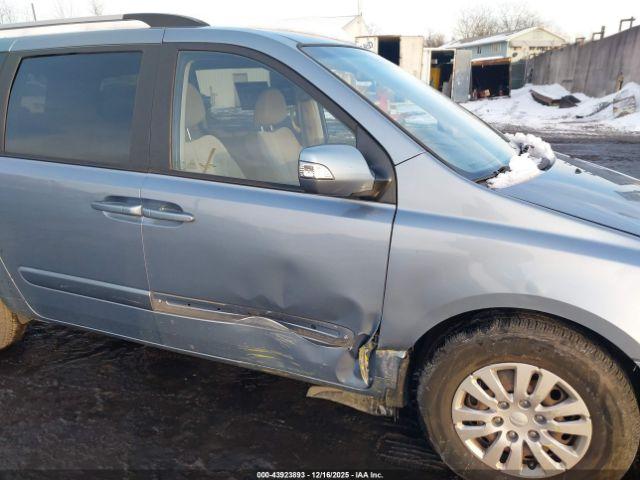 Kia Sedona Lx Image 9