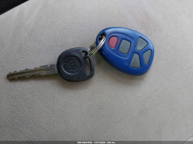 Buick LaCrosse Cx Image 2