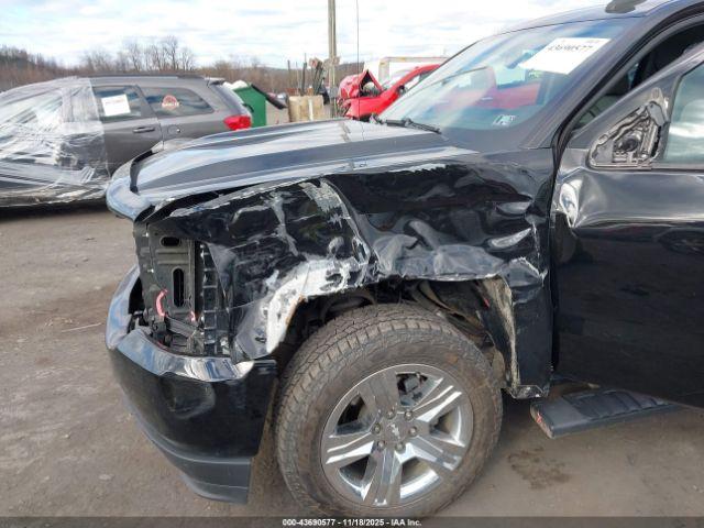 Chevrolet Silverado 1500 Silverado Custom Image 3