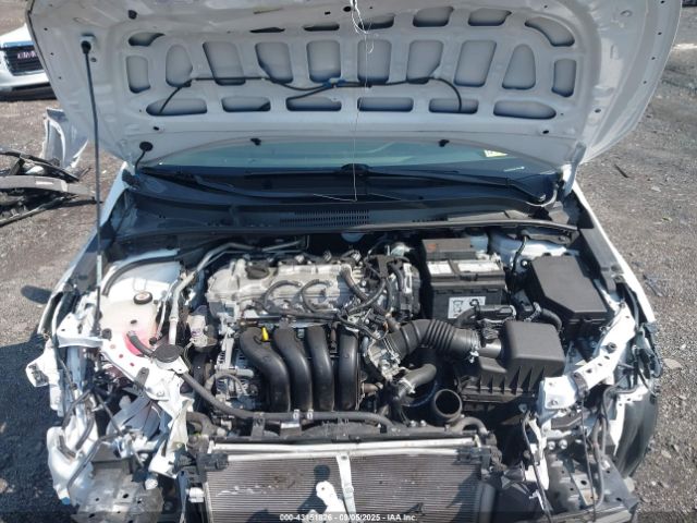 Toyota Corolla Le Image 12