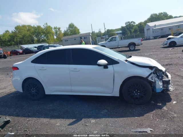 Toyota Corolla Le Image 14